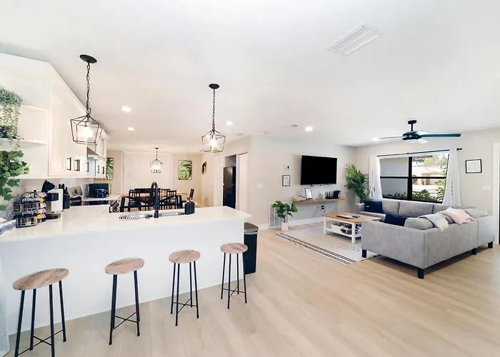 New 6Min To 3 Sister Springs, Spacious, Fun With Game Room