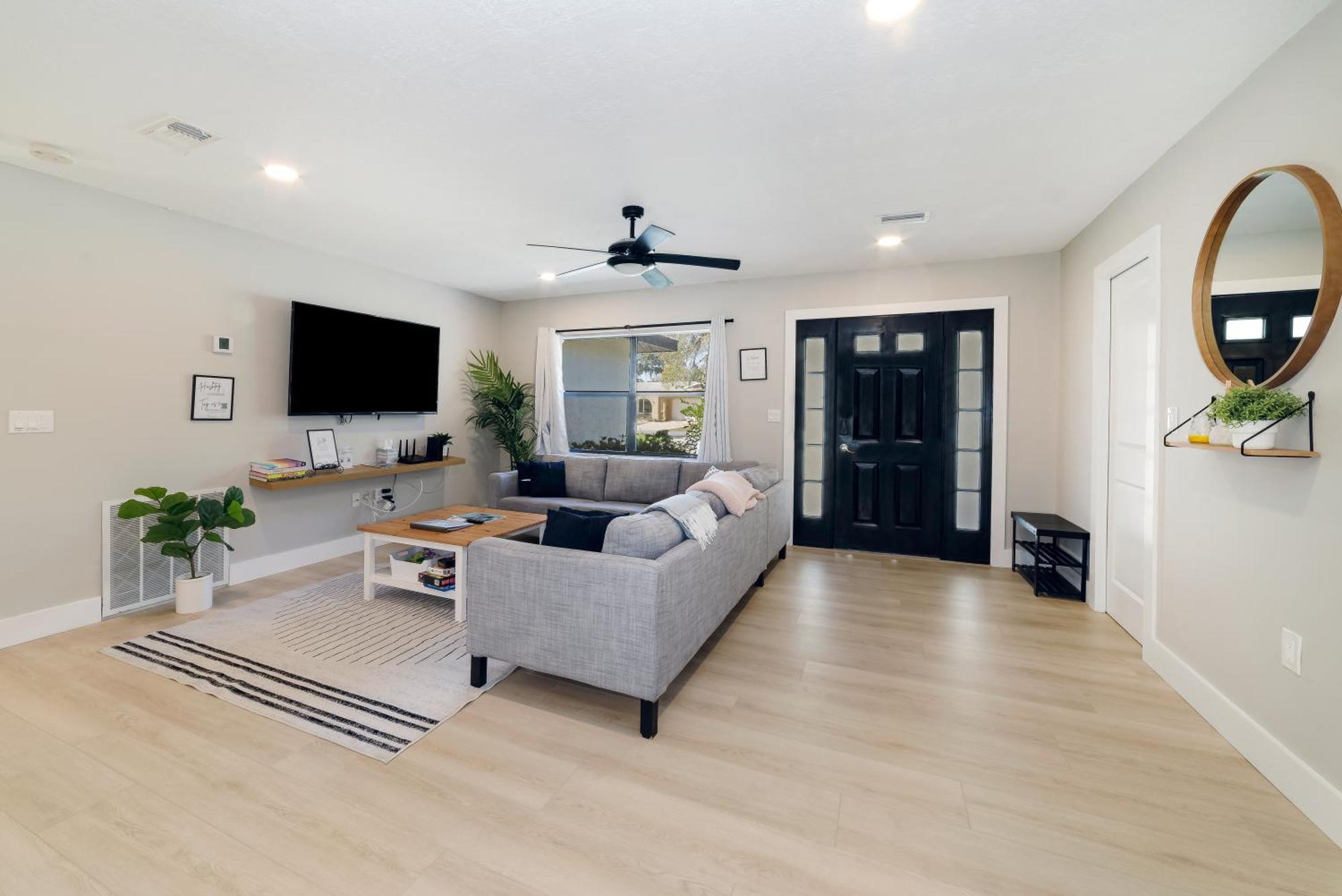 Holiday home New 6min To 3 Sister Springs, Spacious, Fun With Game